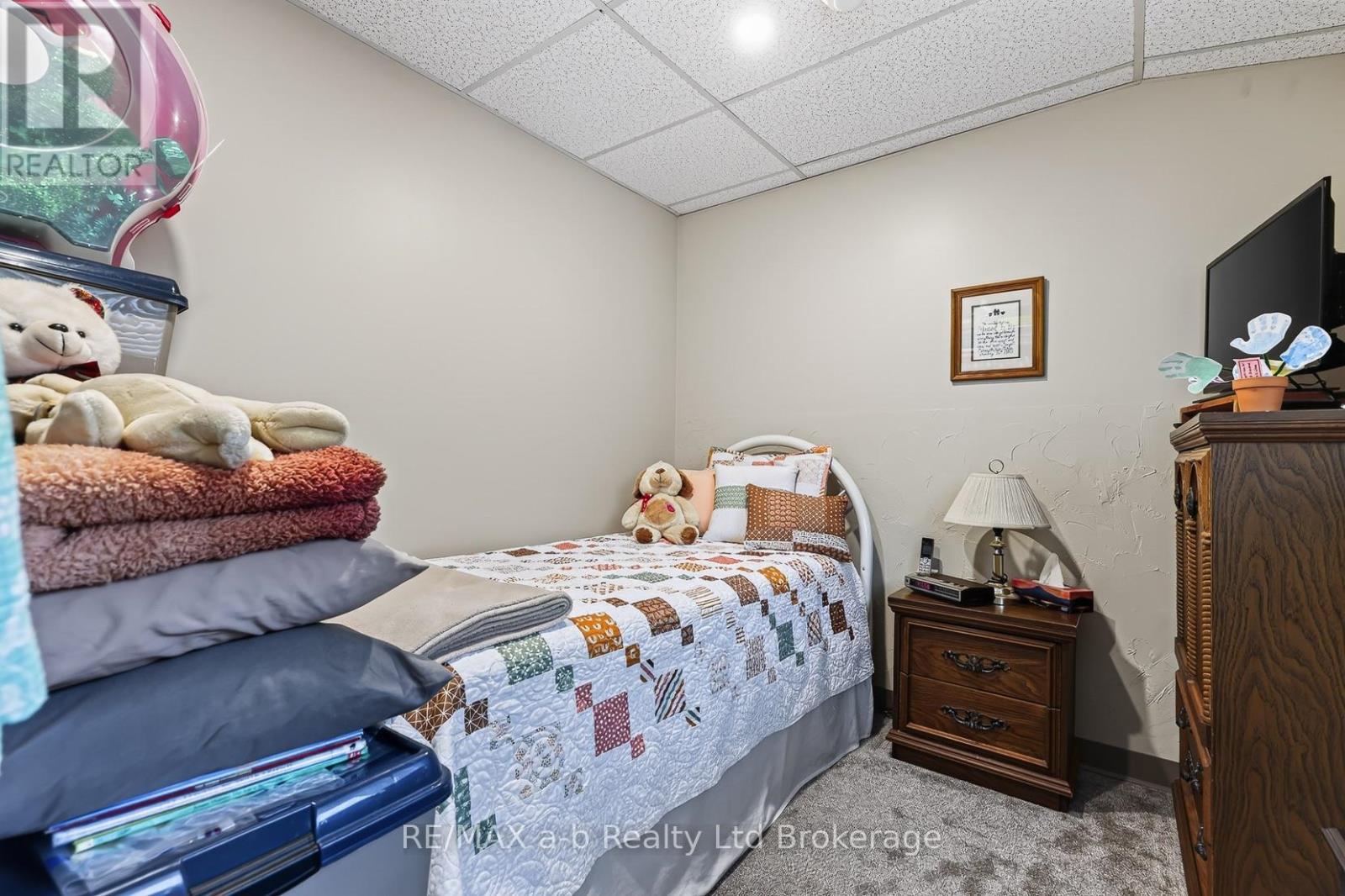 4 Washington Street Property Photo 27