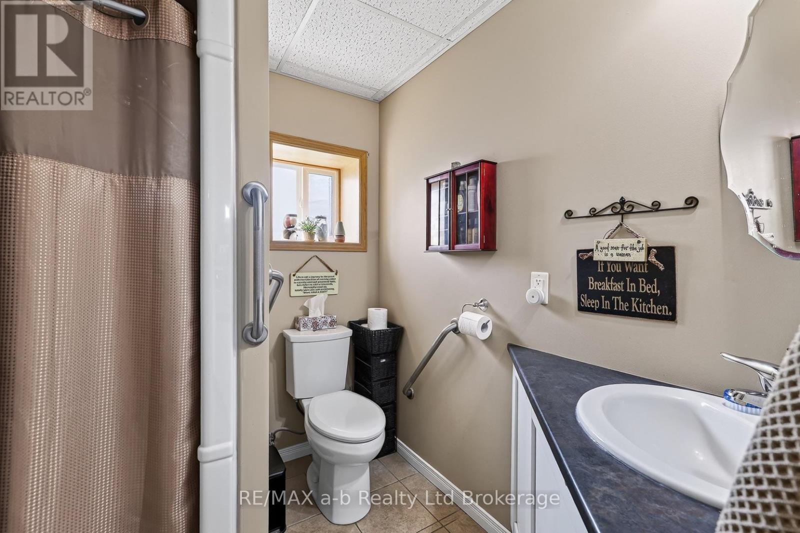 4 Washington Street Property Photo 37