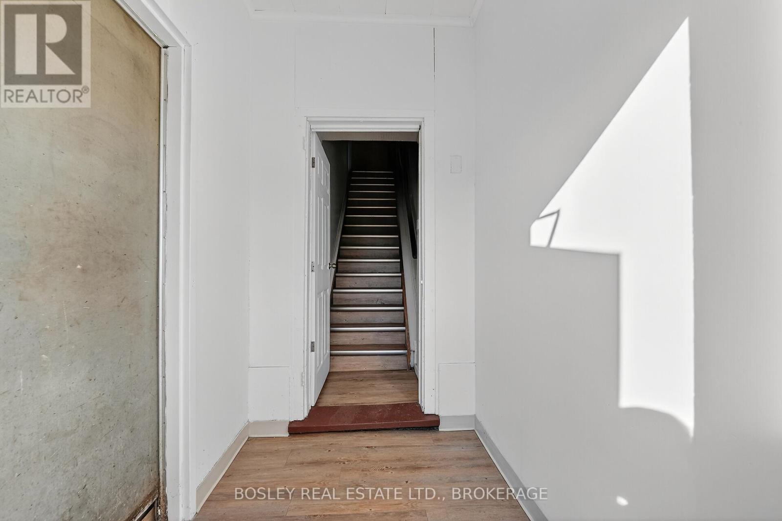 Unit 10 - 242 Mary Street Property Photo 3