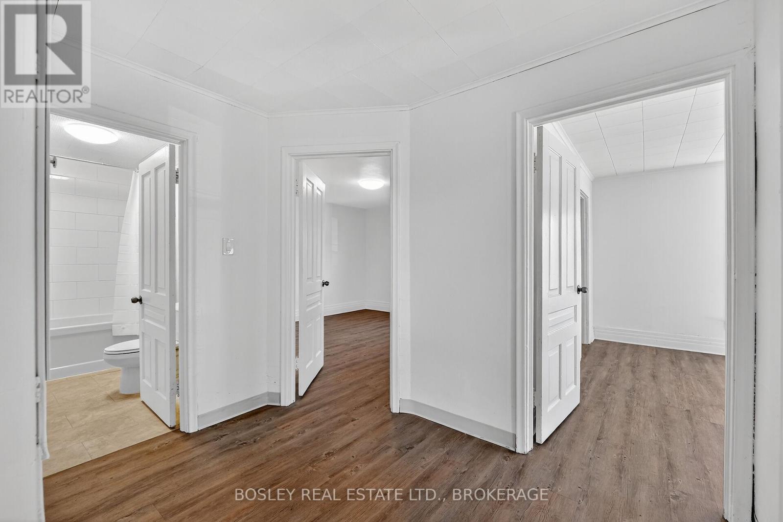 Unit 10 - 242 Mary Street Property Photo 4