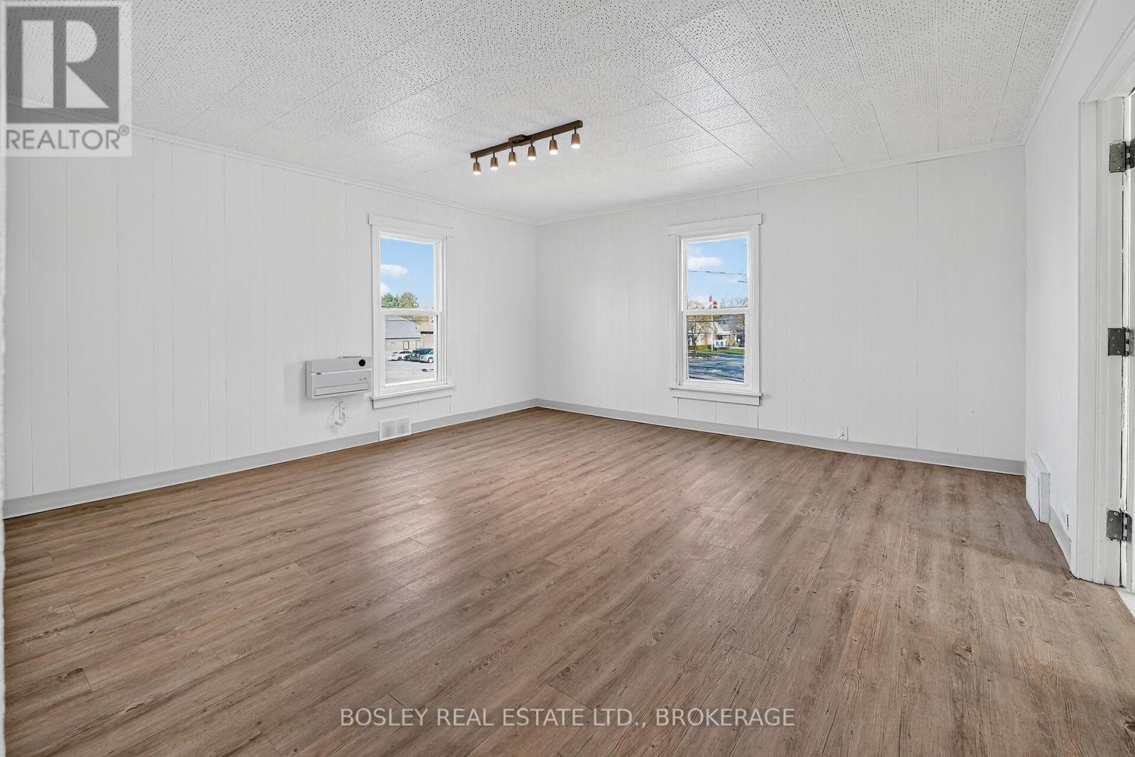 Unit 10 - 242 Mary Street Property Photo 5