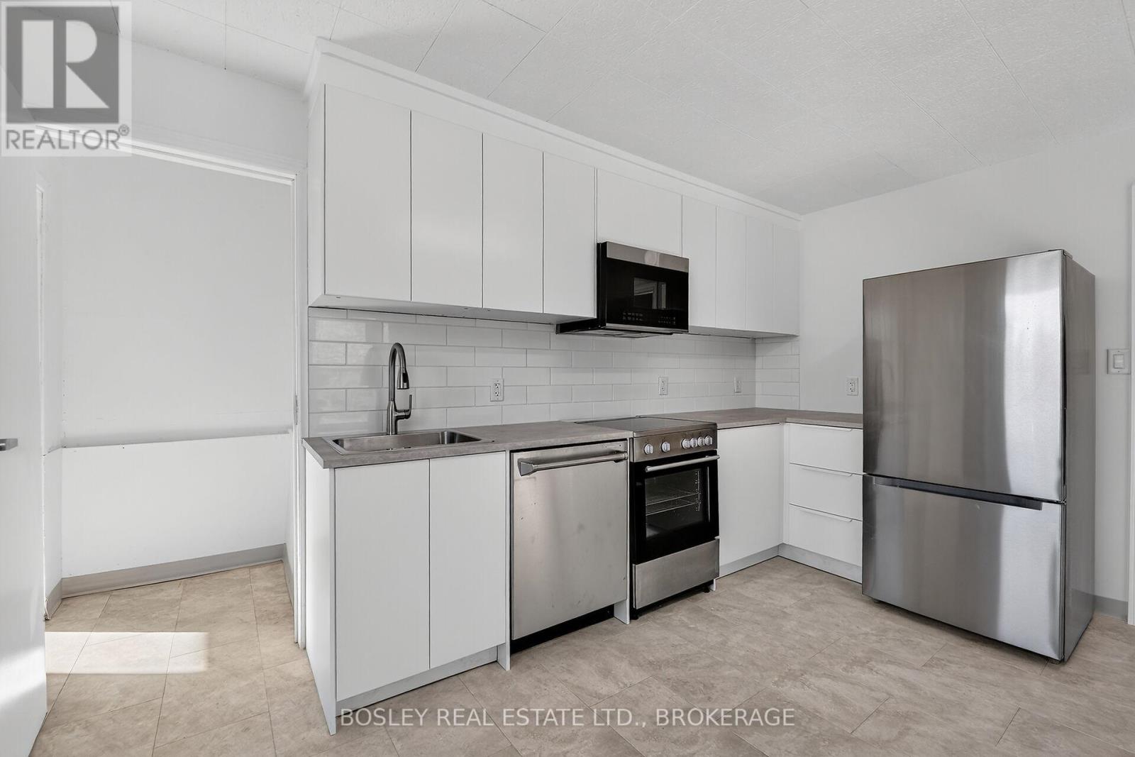 Unit 10 - 242 Mary Street Property Photo 6