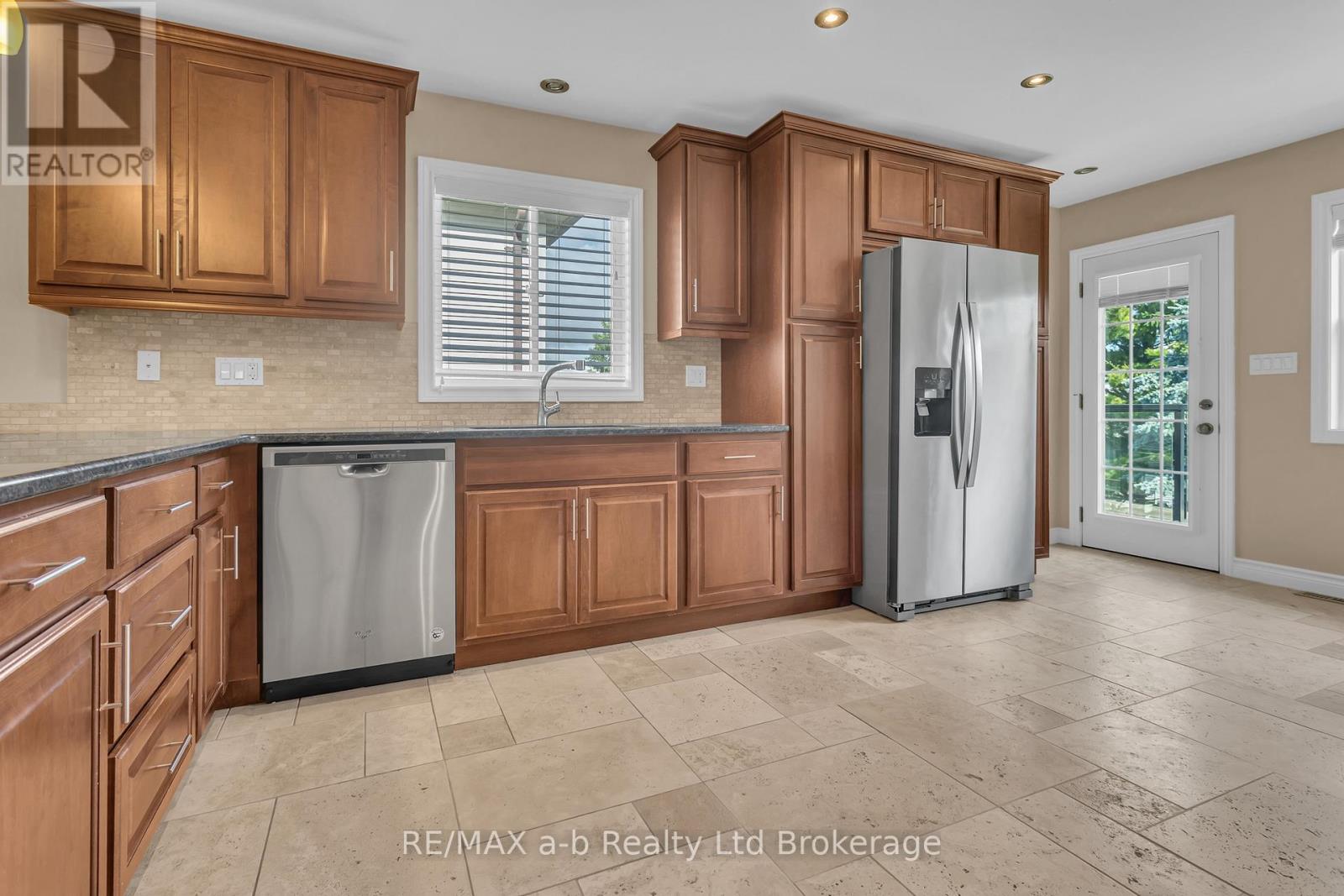 54 Pebble Beach Court Property Photo 4