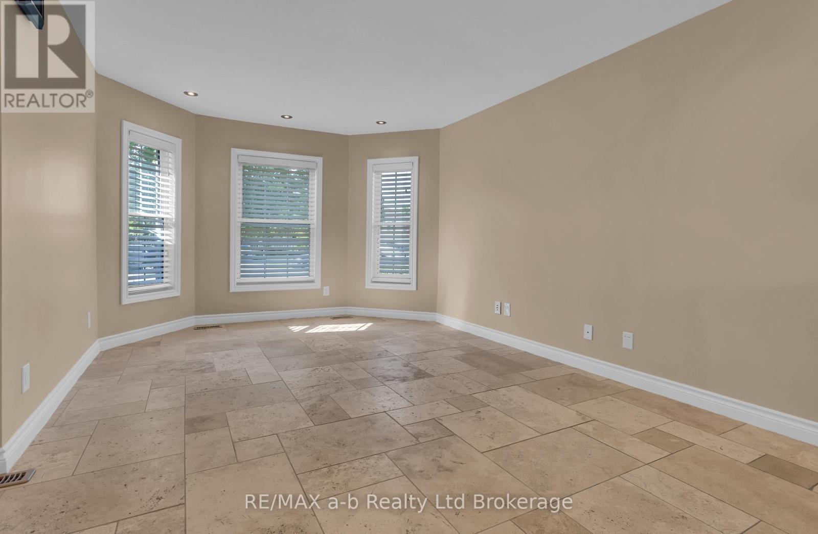 54 Pebble Beach Court Property Photo 12
