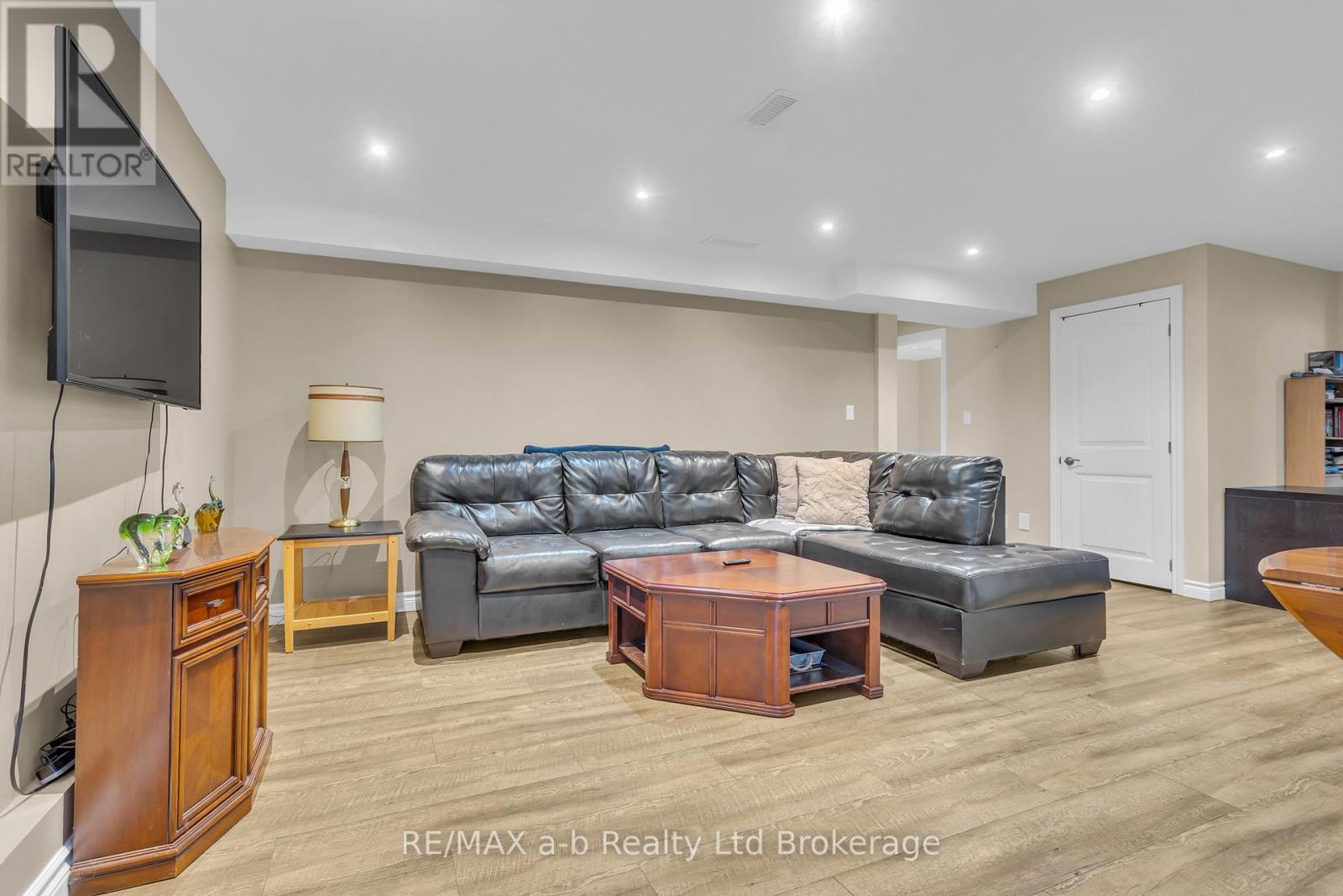 54 Pebble Beach Court Property Photo 21