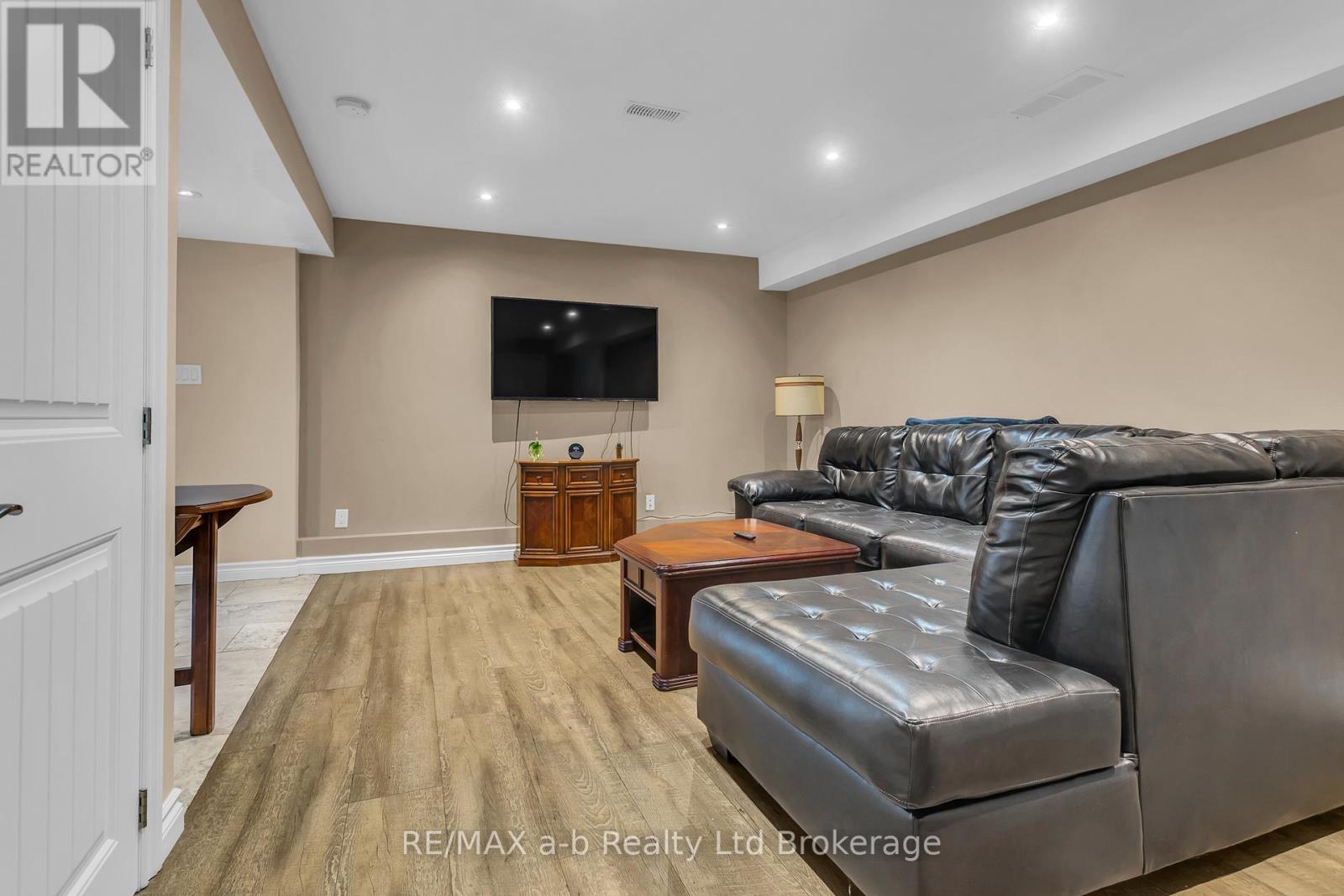 54 Pebble Beach Court Property Photo 23