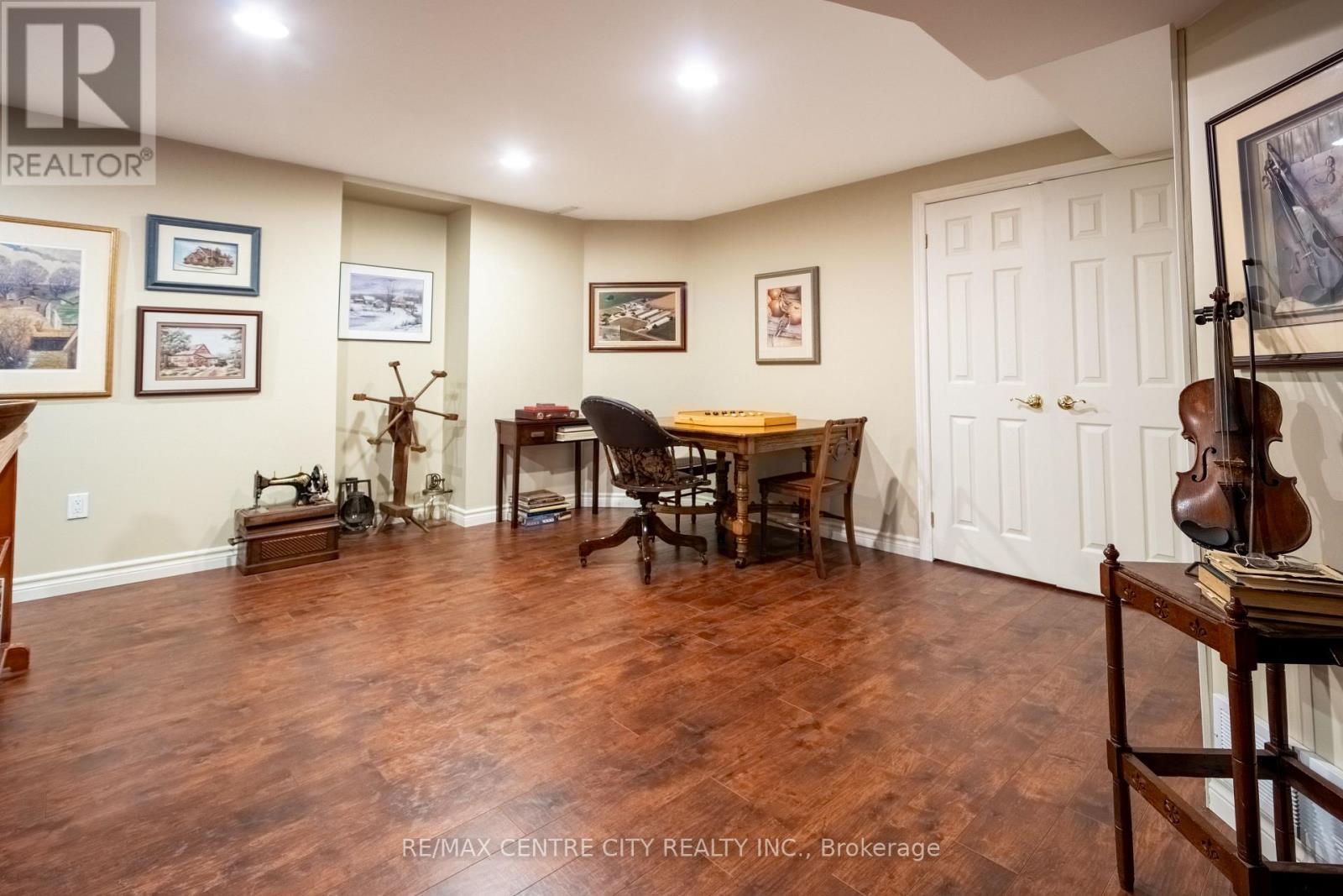 61 Aberdeen Drive Property Photo 34