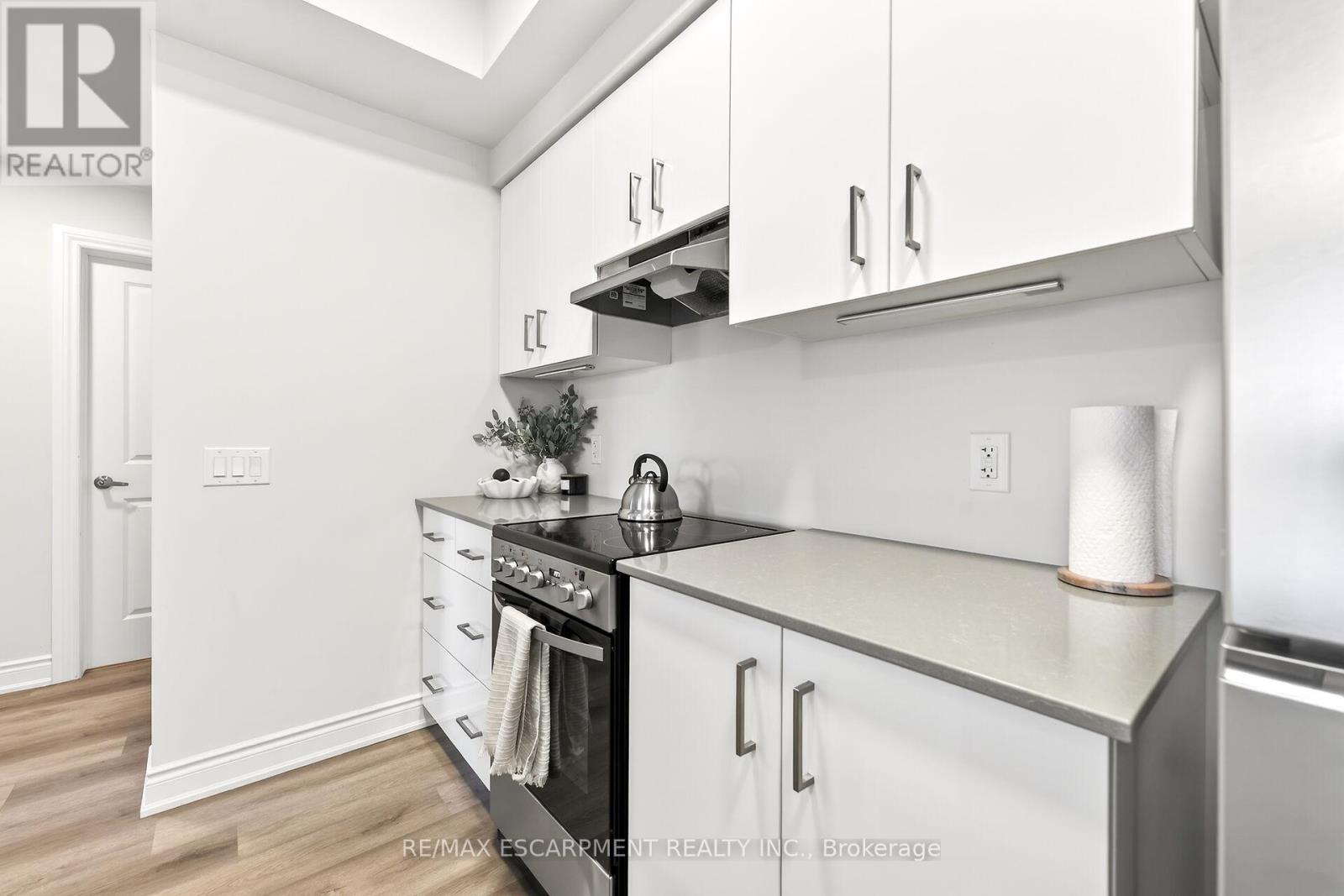 303 - 259 King Street E Property Photo 11