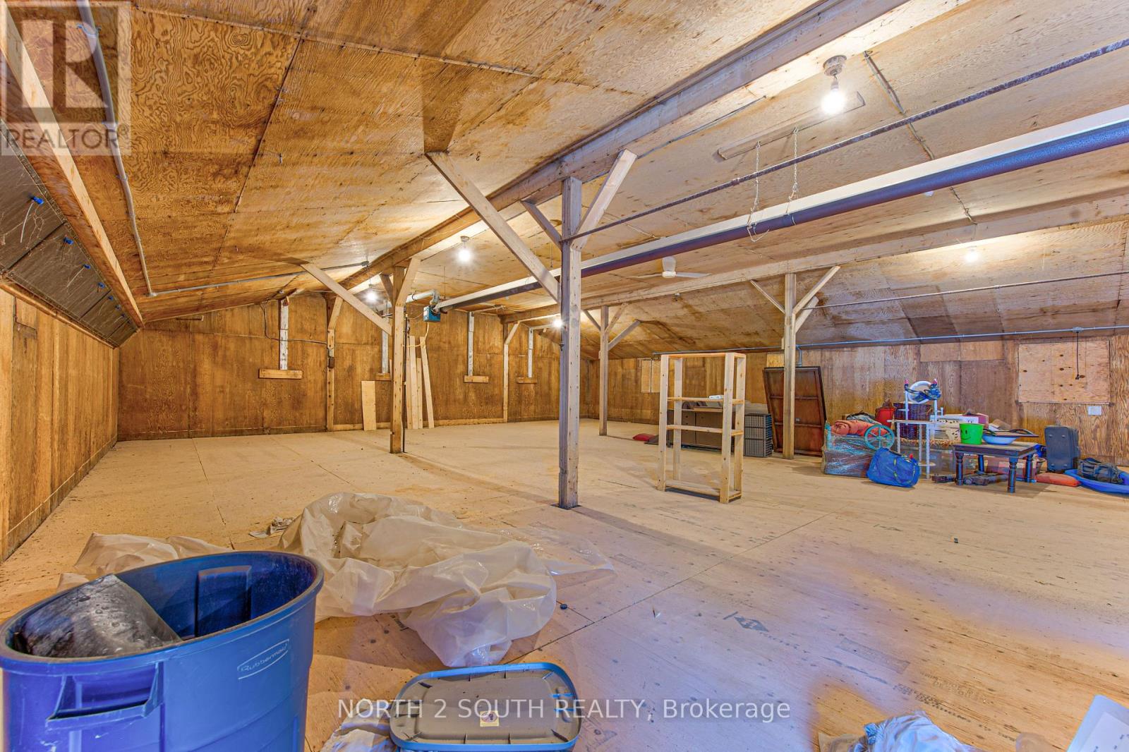 Building #2 Upper #2 - 434 Lynden Road Property Photo 8