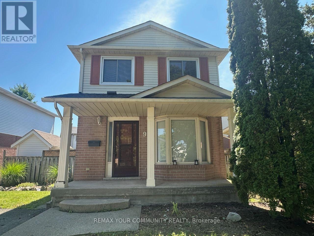 9 BUCHANAN CRESCENT