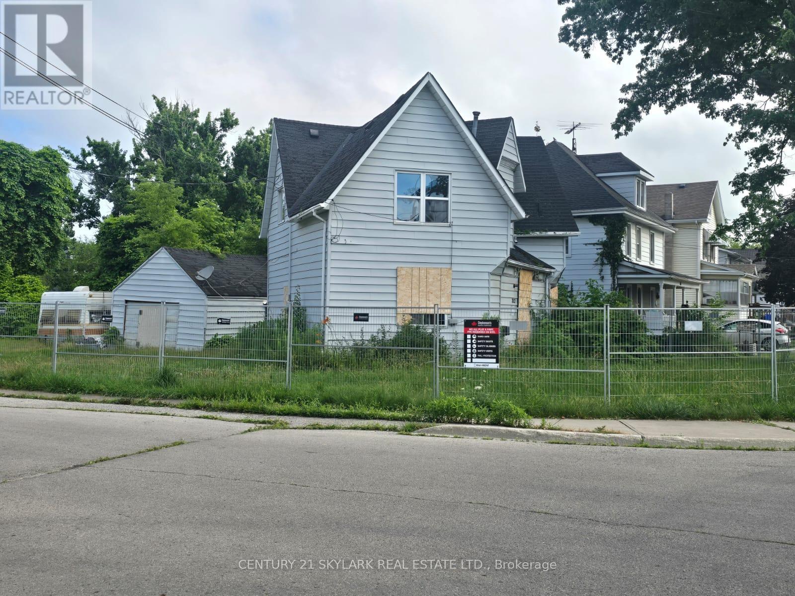 702 CEDAR STREET Property Photo 1