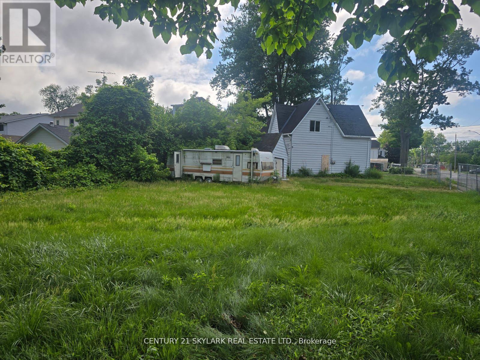 702 Cedar Street Property Photo 2