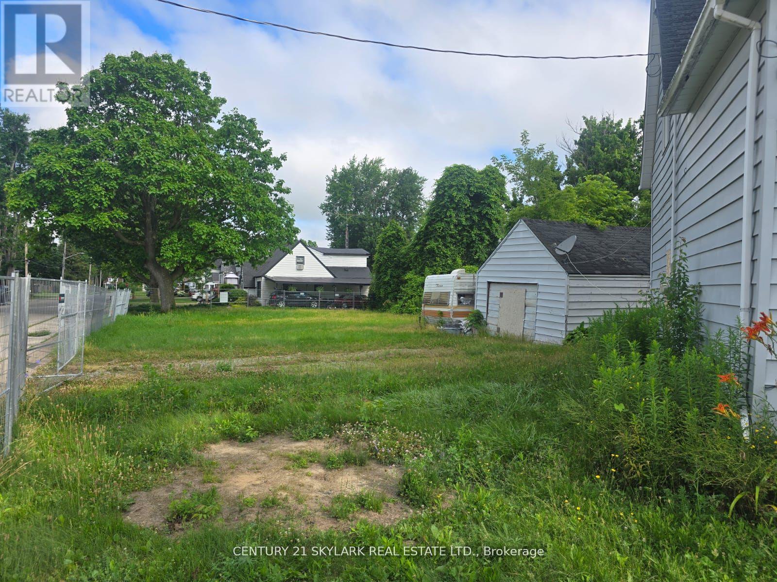 702 Cedar Street Property Photo 4