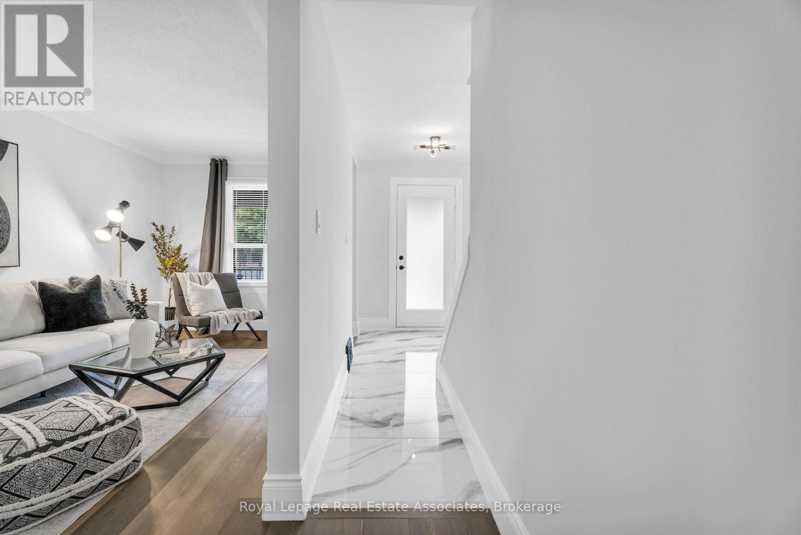 10 Gordon Street Property Photo 2