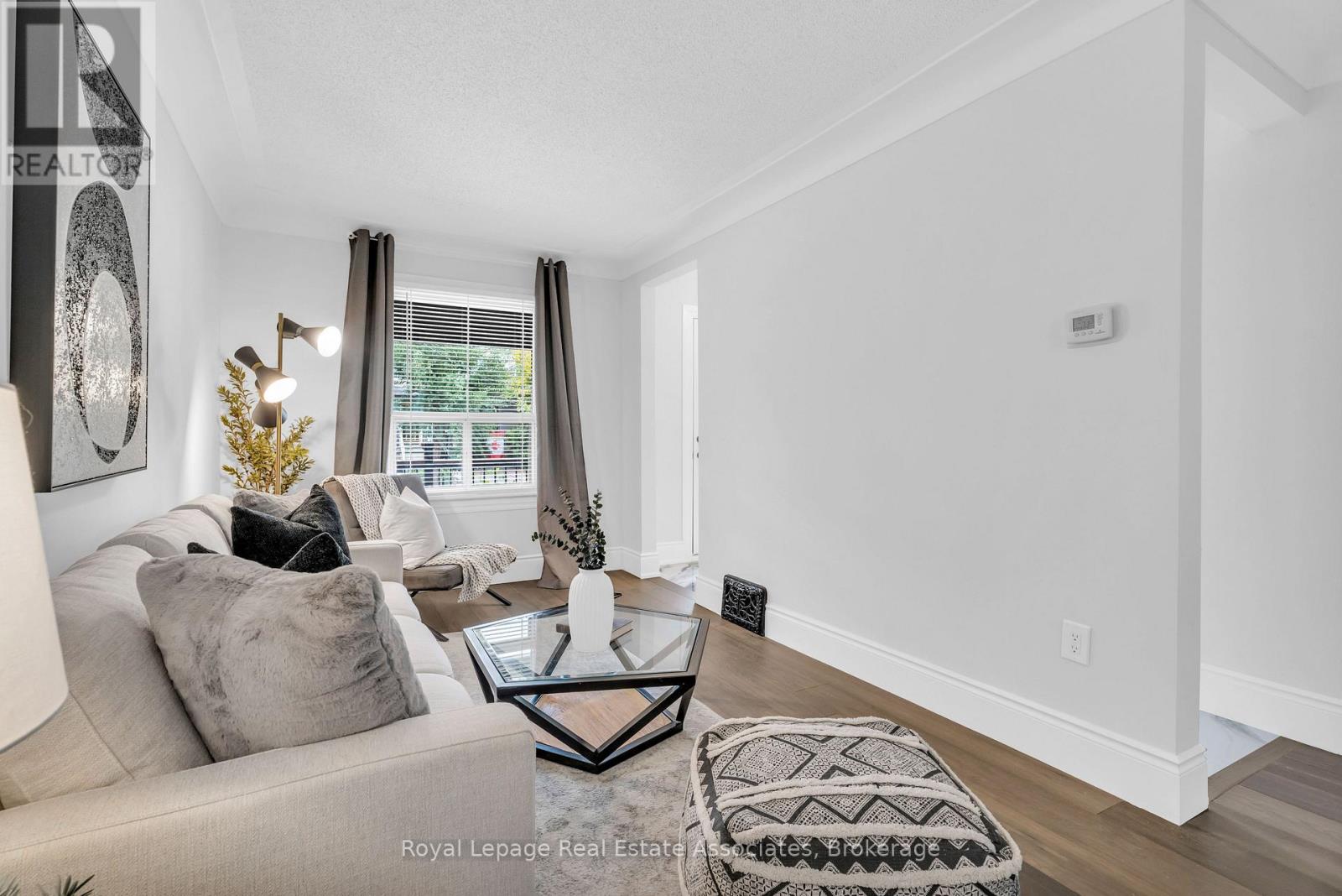 10 Gordon Street Property Photo 8