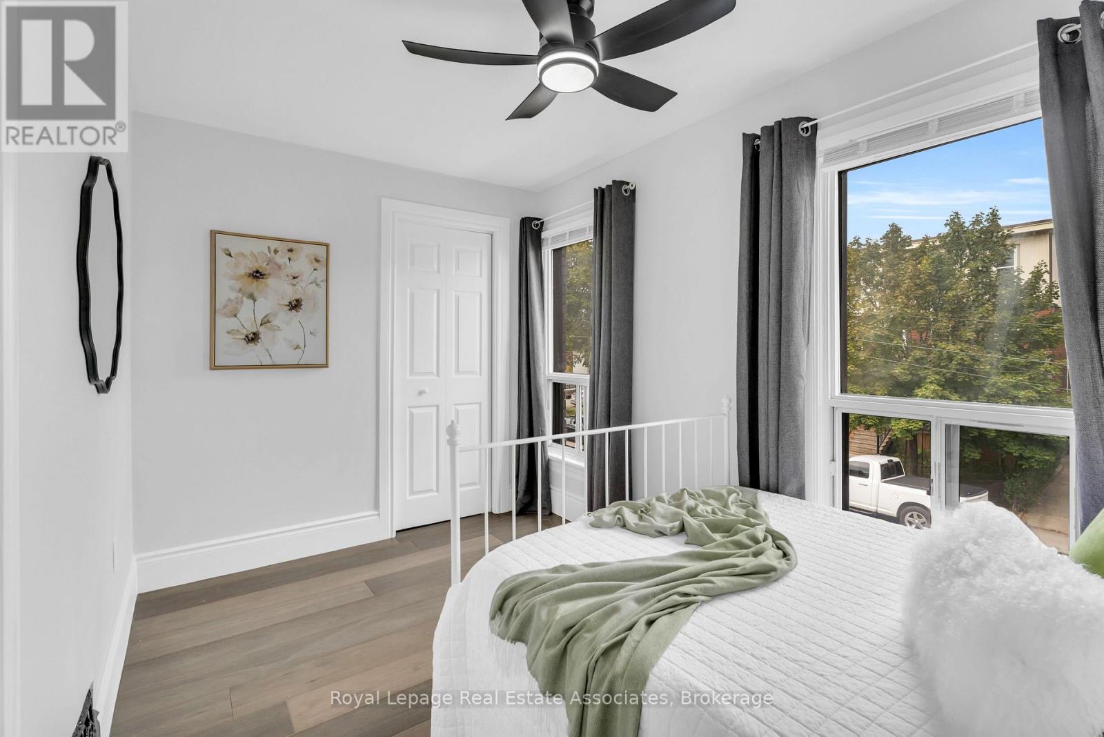 10 Gordon Street Property Photo 22
