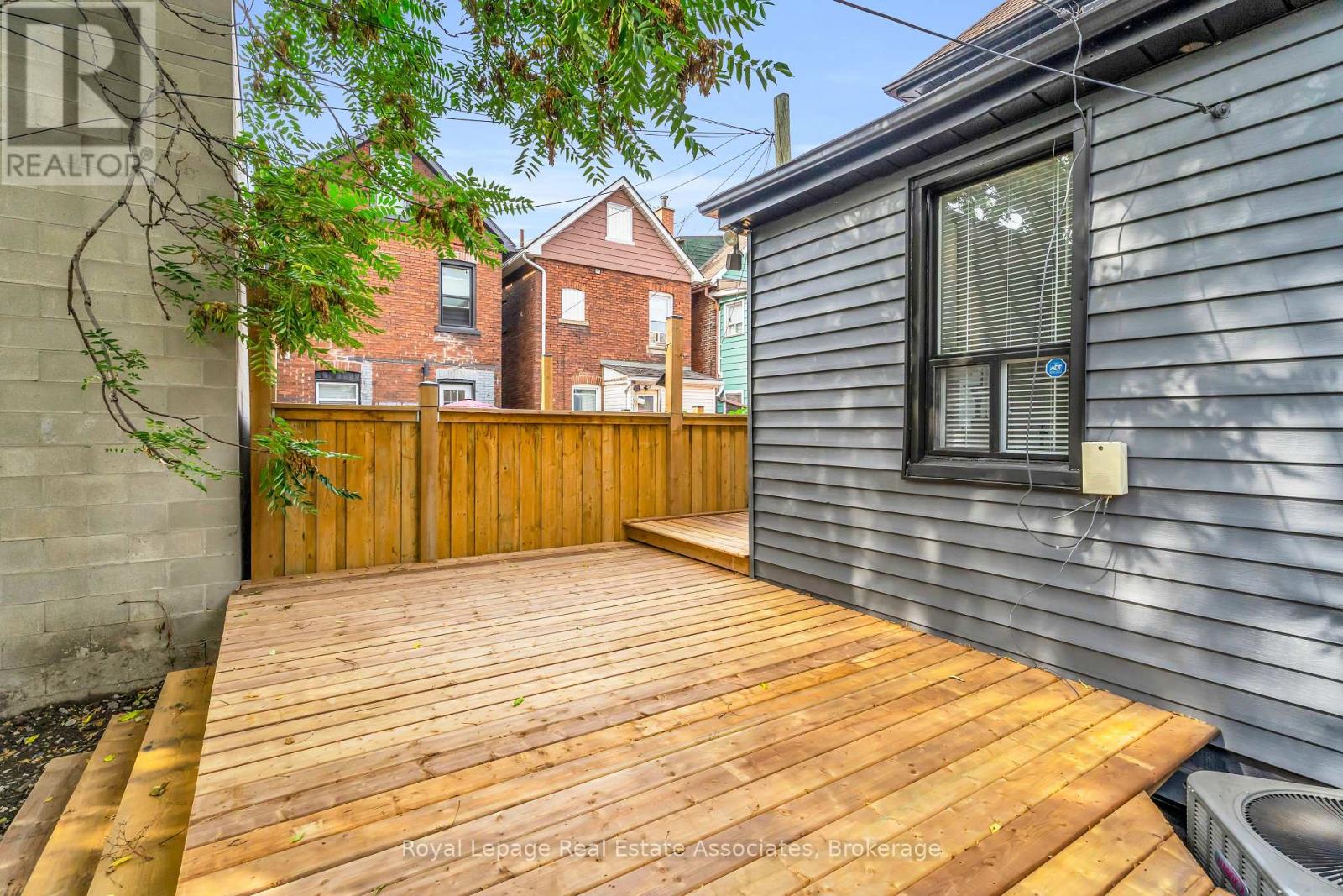 10 Gordon Street Property Photo 28