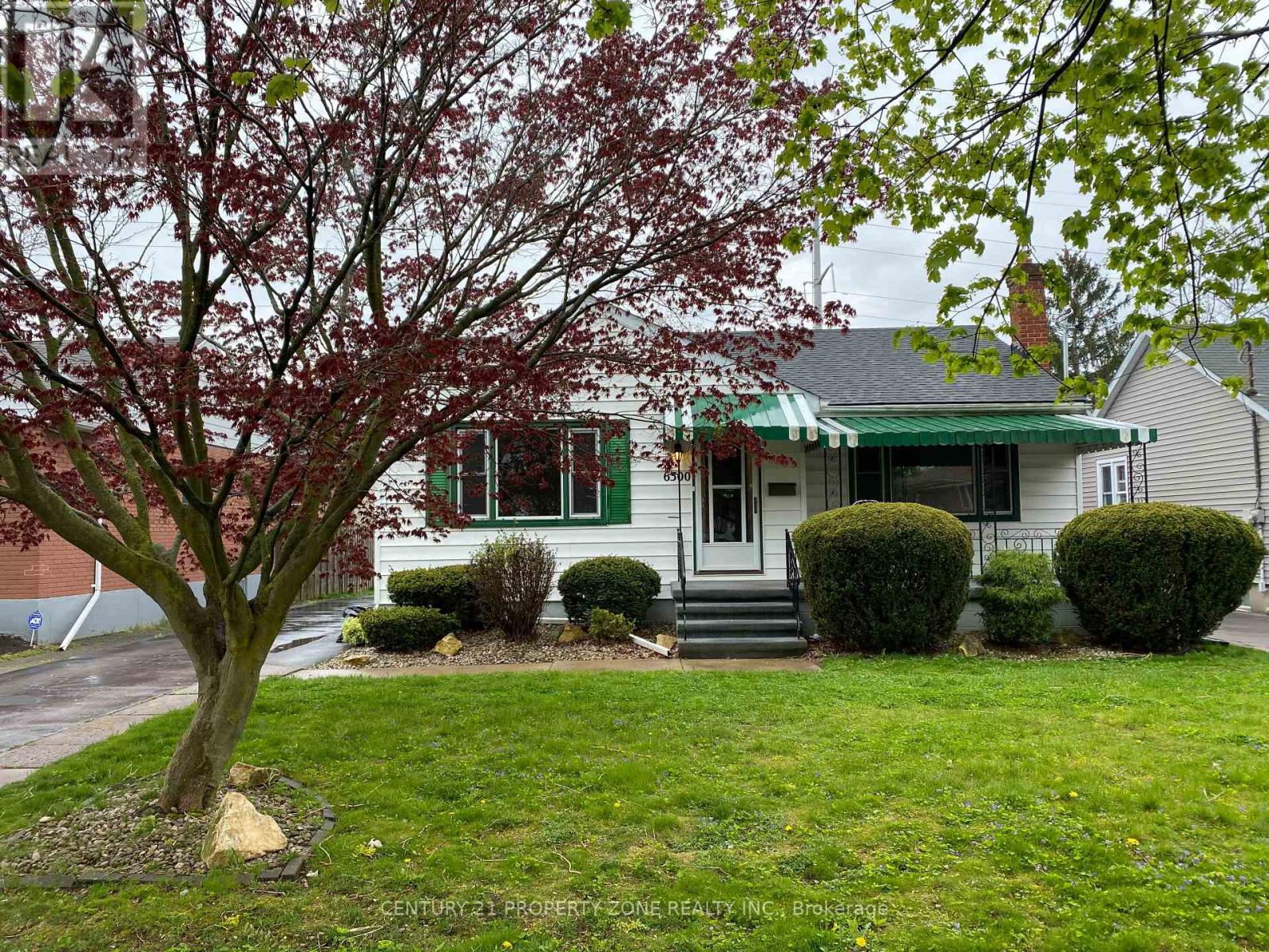 6300 Corwin Crescent Property Photo 1