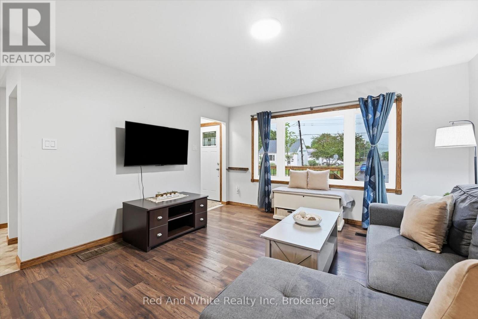 450 East 42nd Street Property Photo 7