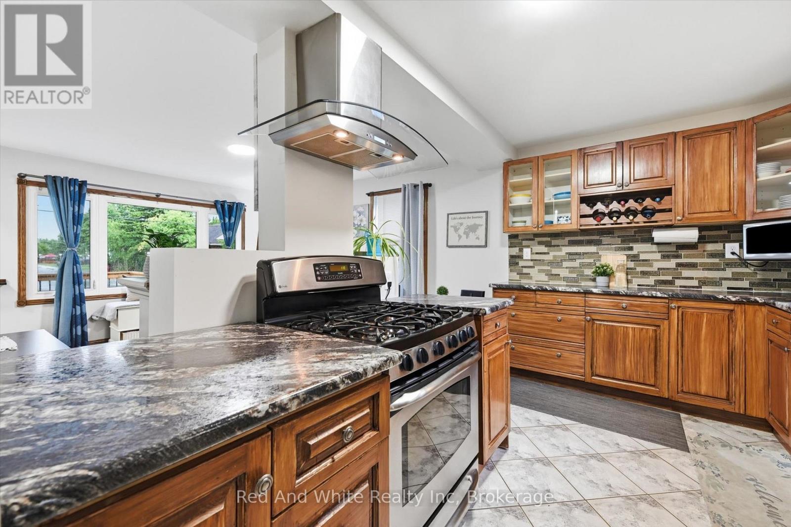 450 East 42nd Street Property Photo 11