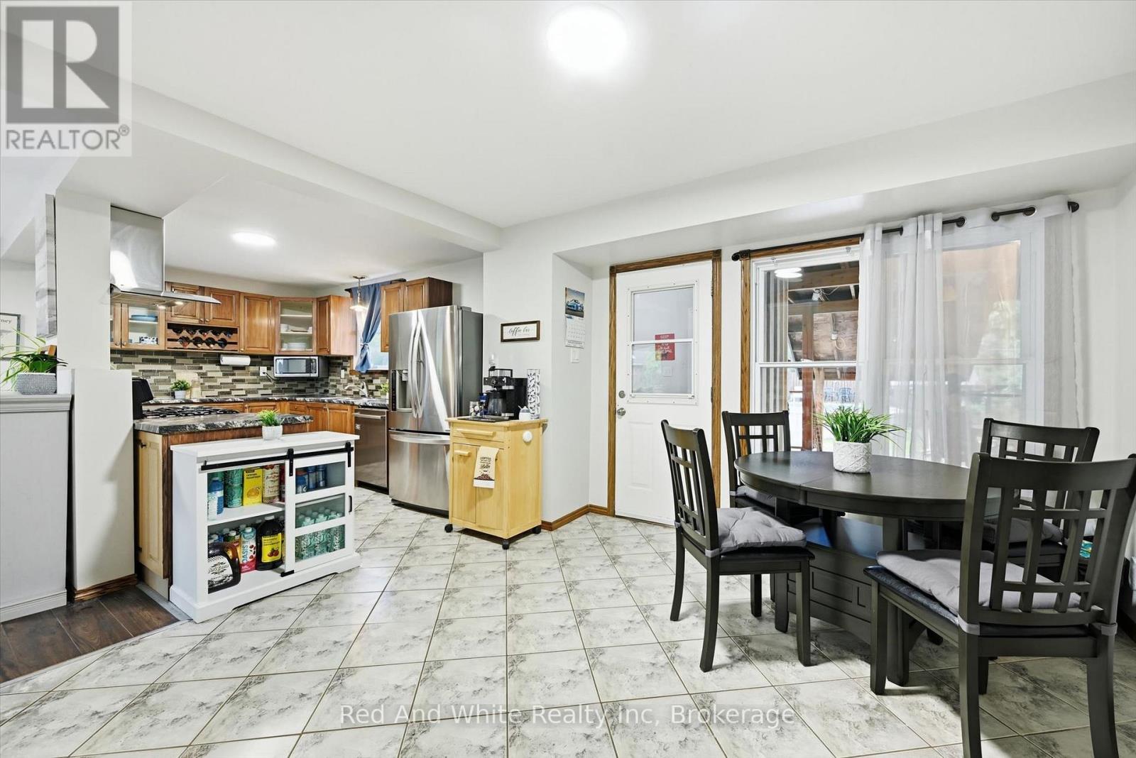 450 East 42nd Street Property Photo 14