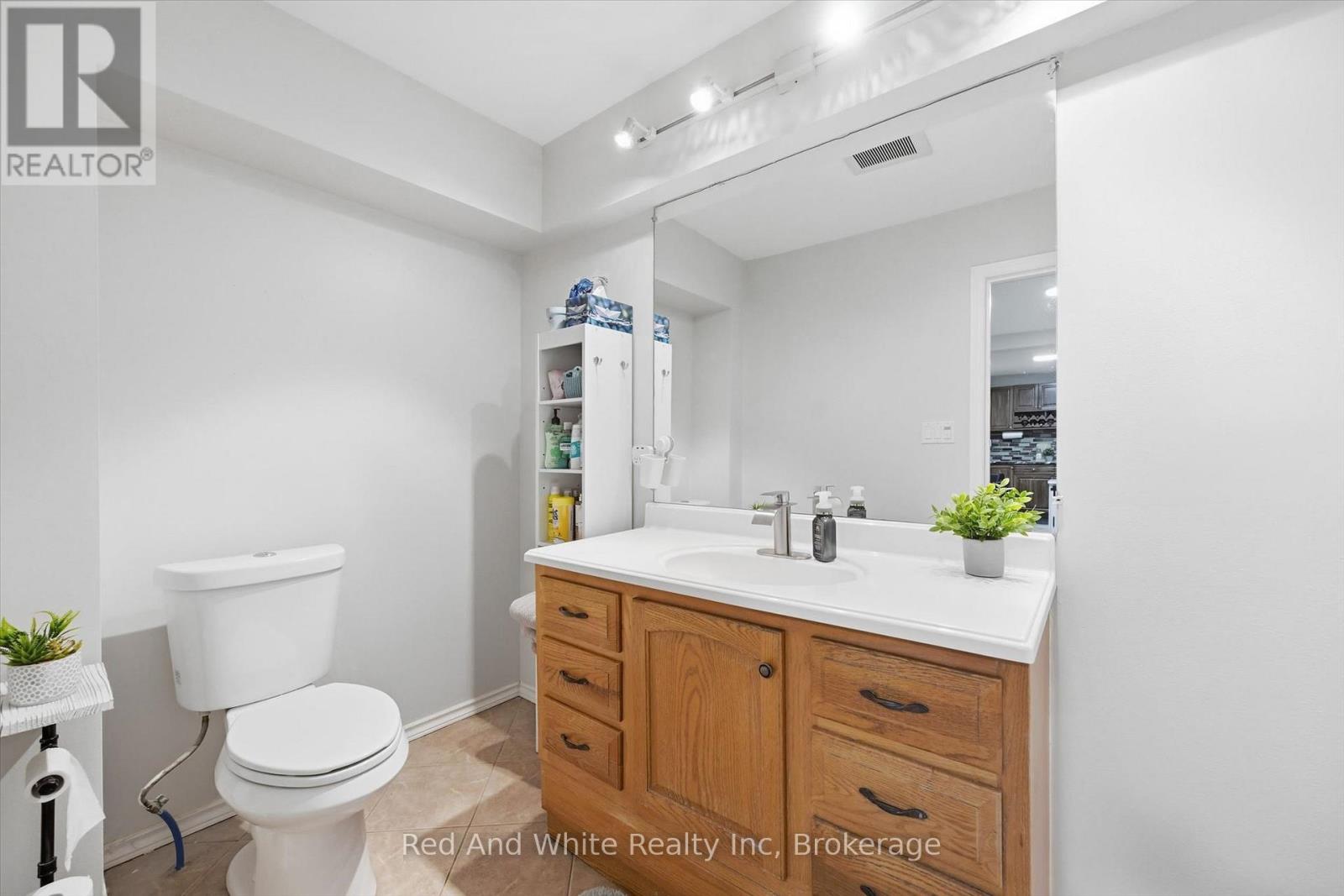 450 East 42nd Street Property Photo 15