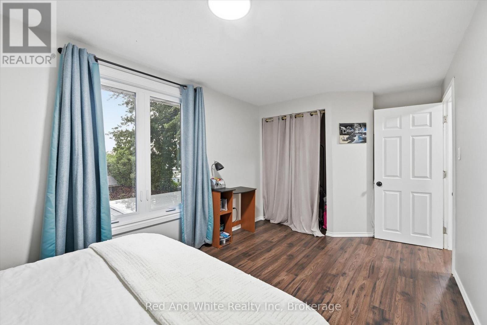 450 East 42nd Street Property Photo 25