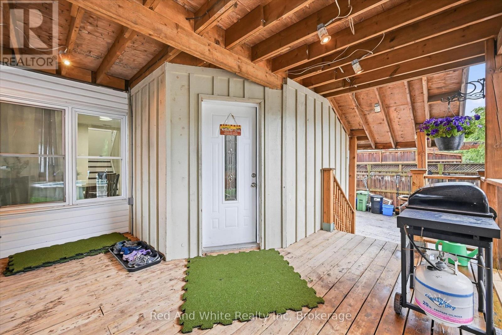 450 East 42nd Street Property Photo 37