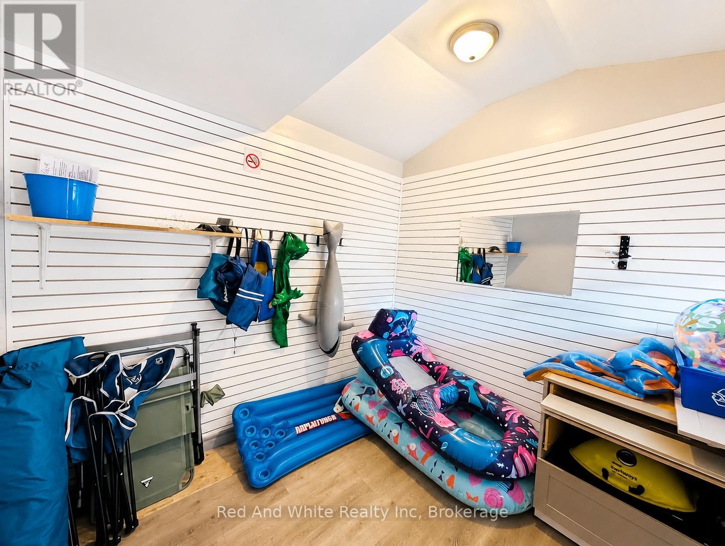 450 East 42nd Street Property Photo 48
