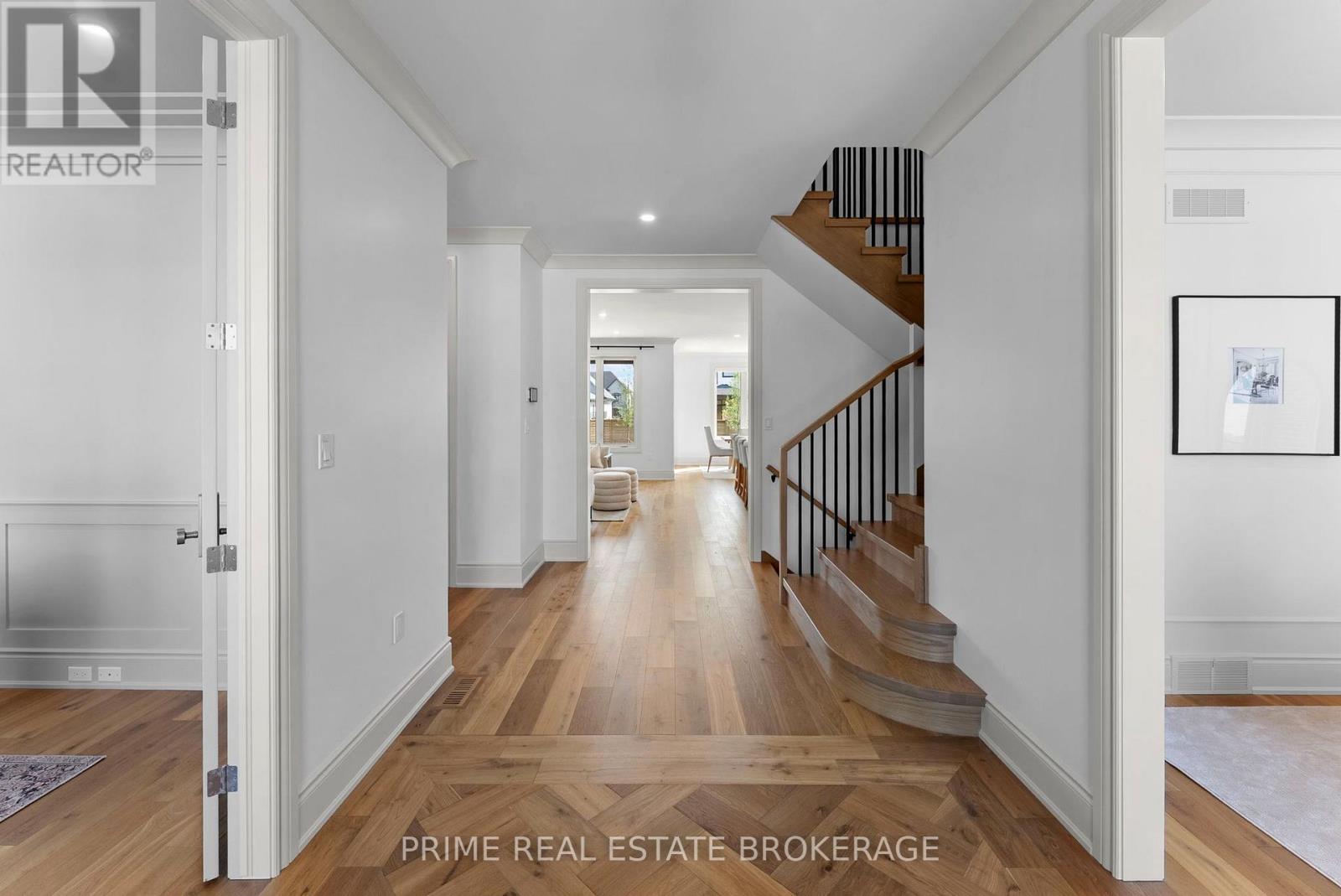 793 Valleystream Walk Property Photo 4