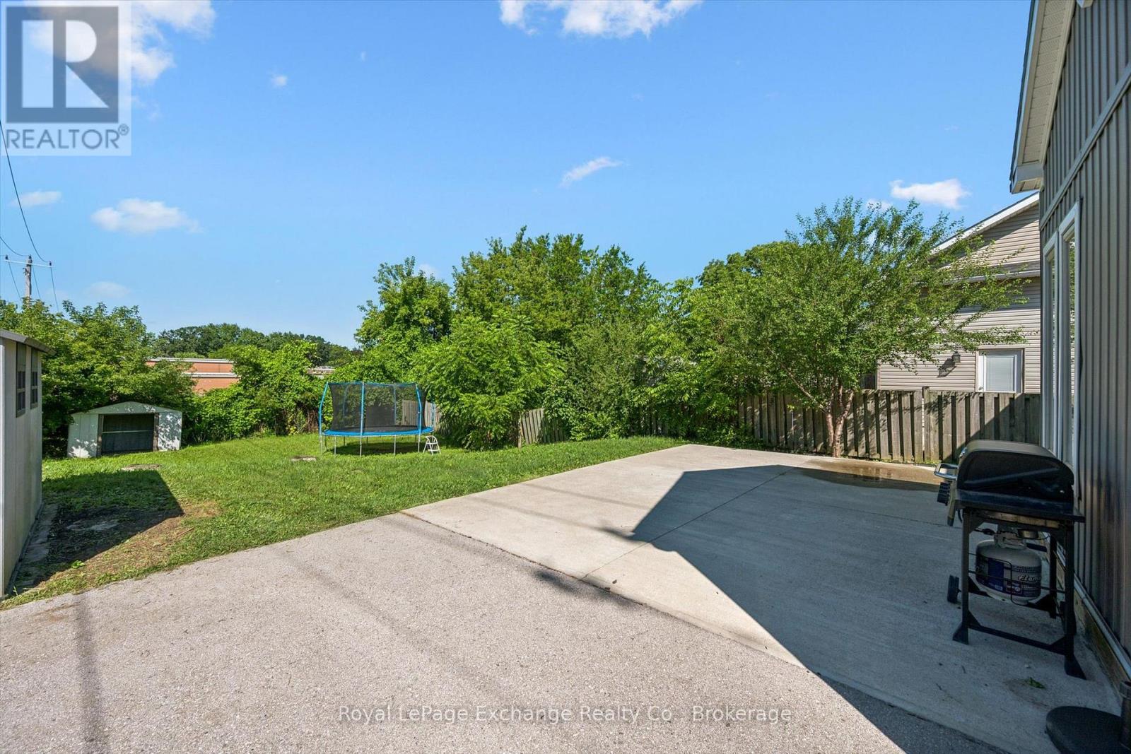 68 Elgin Street S Property Photo 3