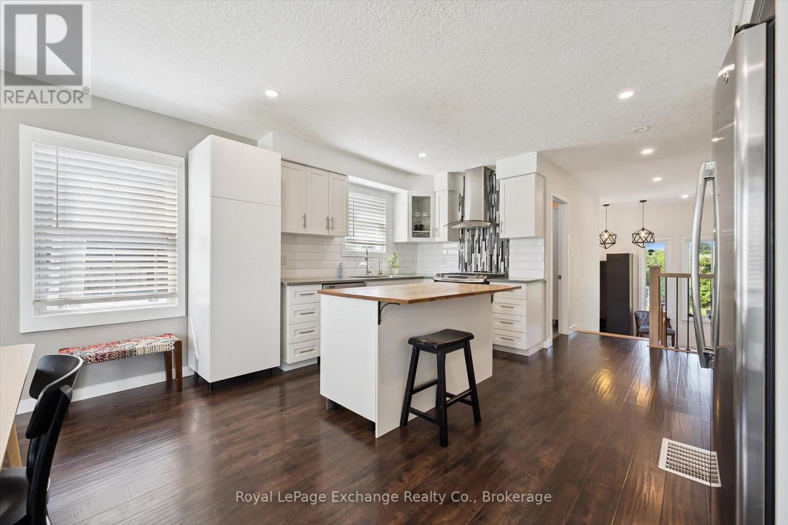 68 Elgin Street S Property Photo 10