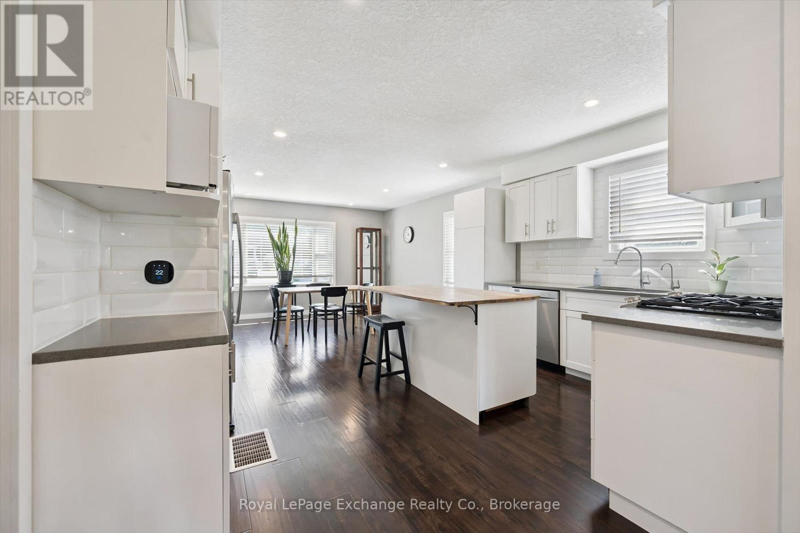 68 Elgin Street S Property Photo 12