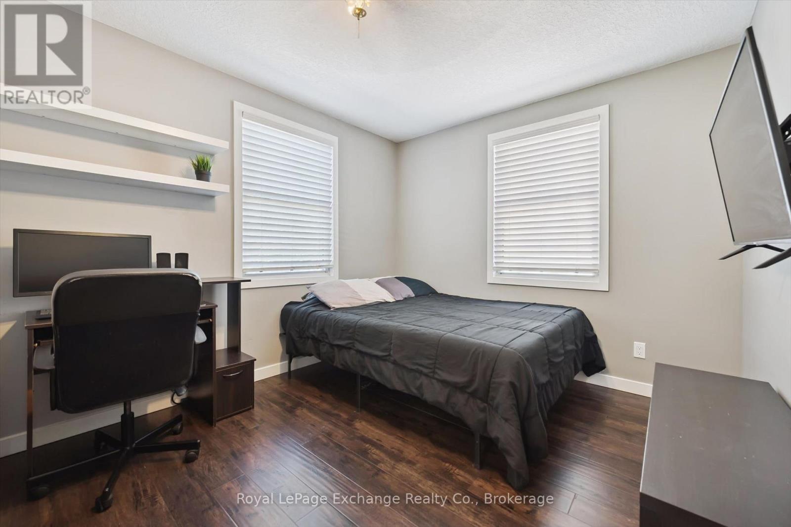 68 Elgin Street S Property Photo 18
