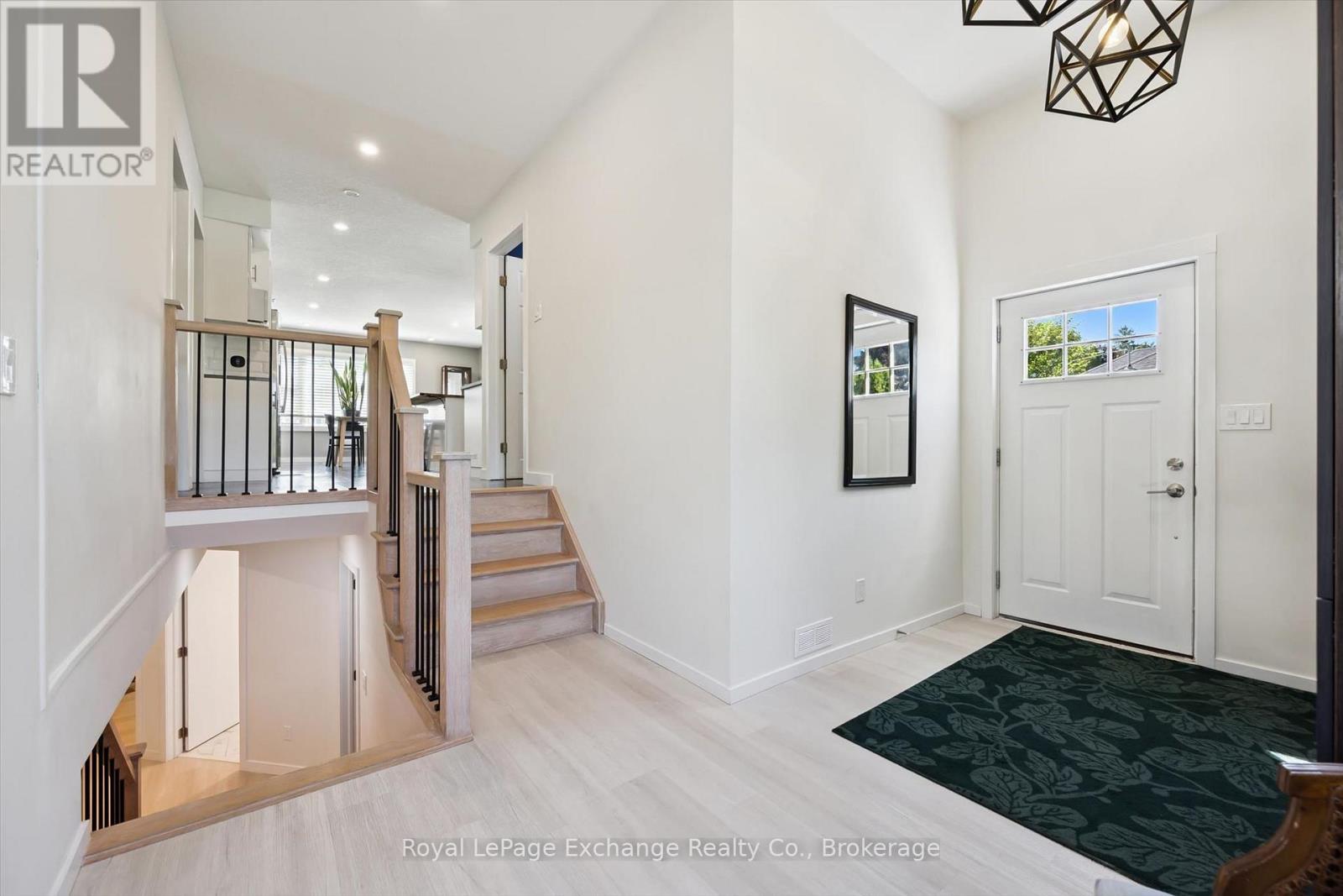 68 Elgin Street S Property Photo 21