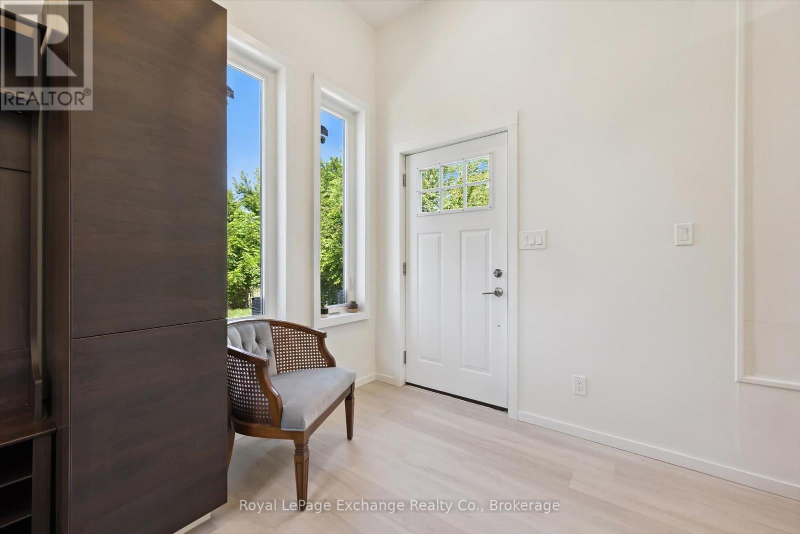 68 Elgin Street S Property Photo 23