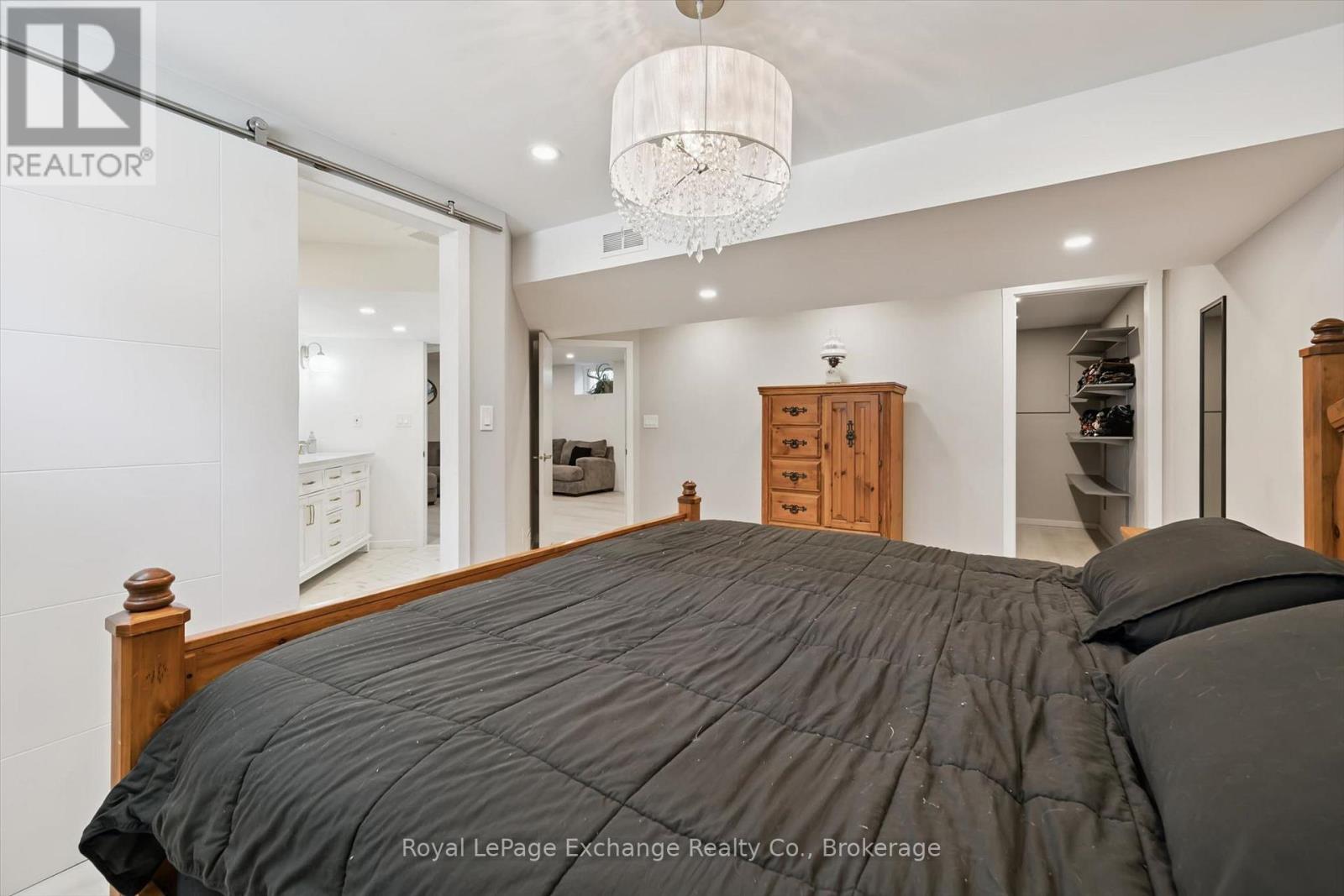 68 Elgin Street S Property Photo 28