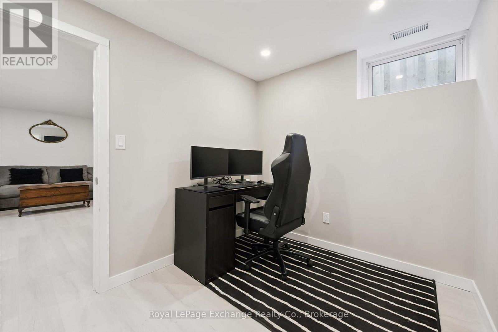 68 Elgin Street S Property Photo 30