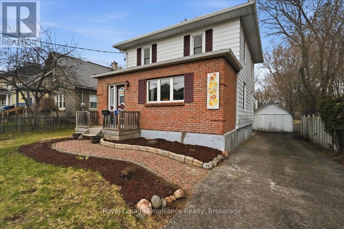 46 VICTORIA STREET Property Photo 1
