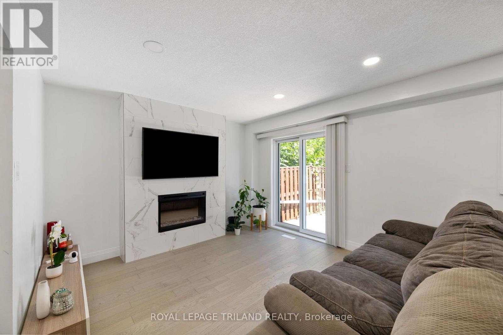 43 - 711 Osgoode Drive Property Photo 12