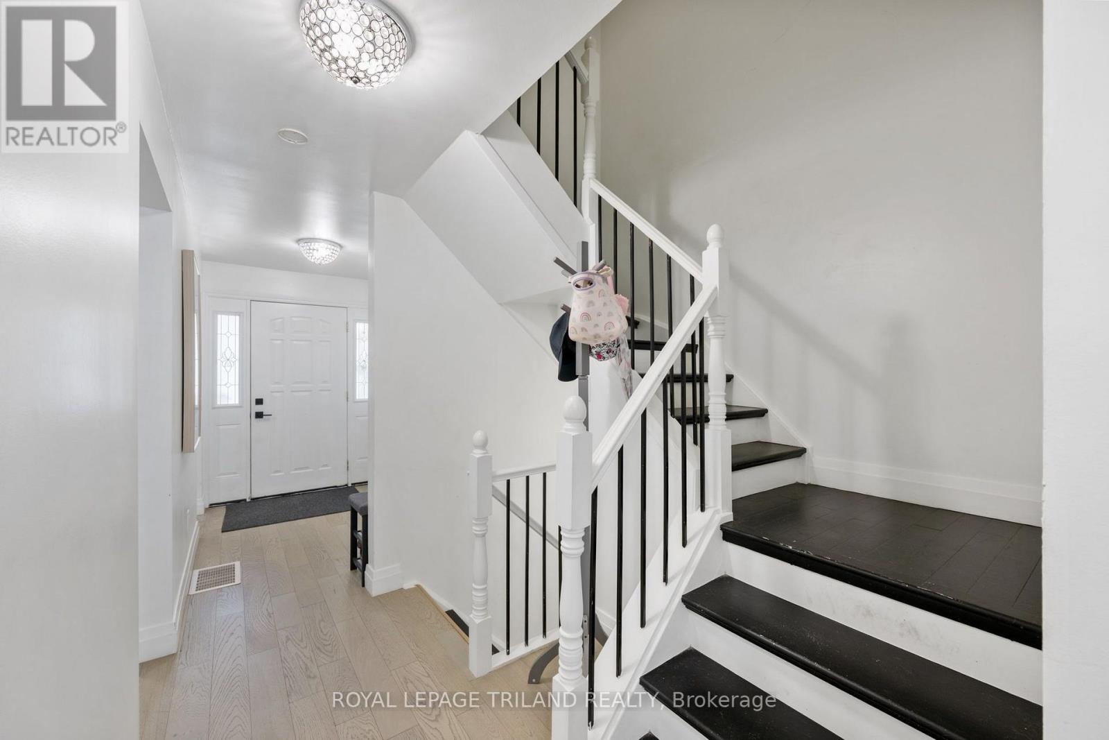 43 - 711 Osgoode Drive Property Photo 17