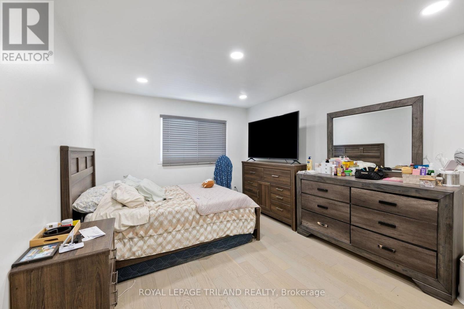 43 - 711 Osgoode Drive Property Photo 21