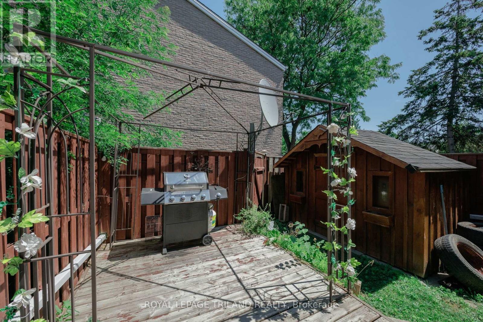 43 - 711 Osgoode Drive Property Photo 35