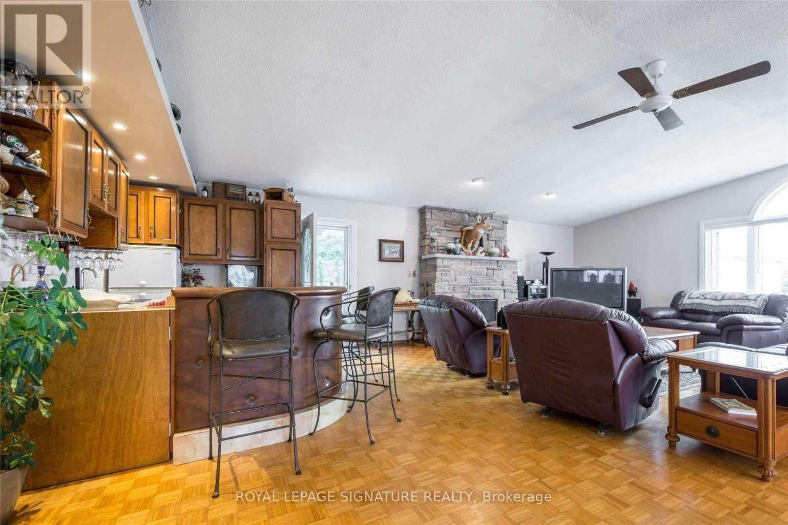 11438c Loyalist Parkway Property Photo 9