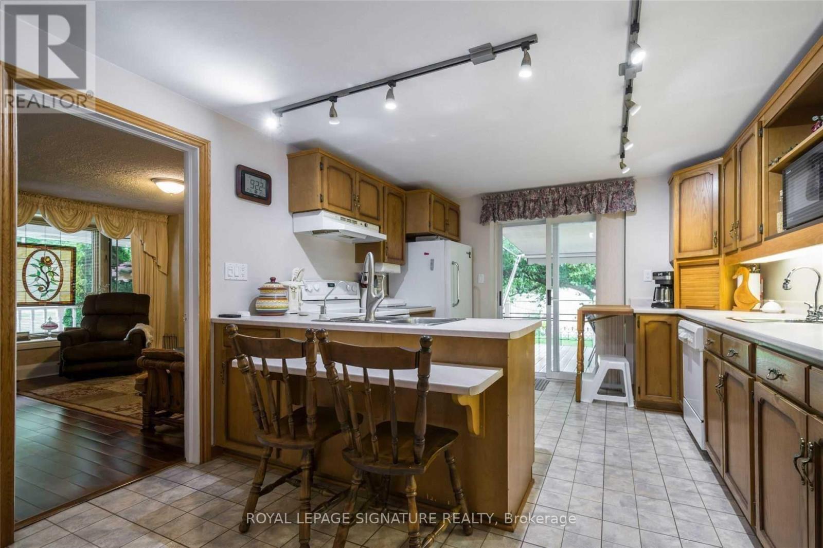 11438c Loyalist Parkway Property Photo 16