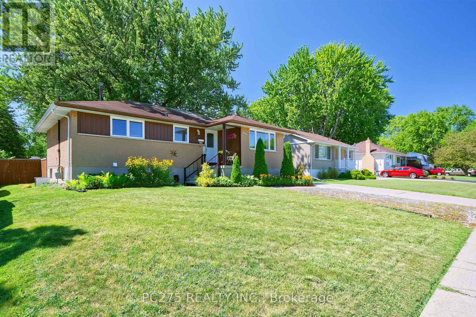 1229 Exmouth Street Property Photo 2
