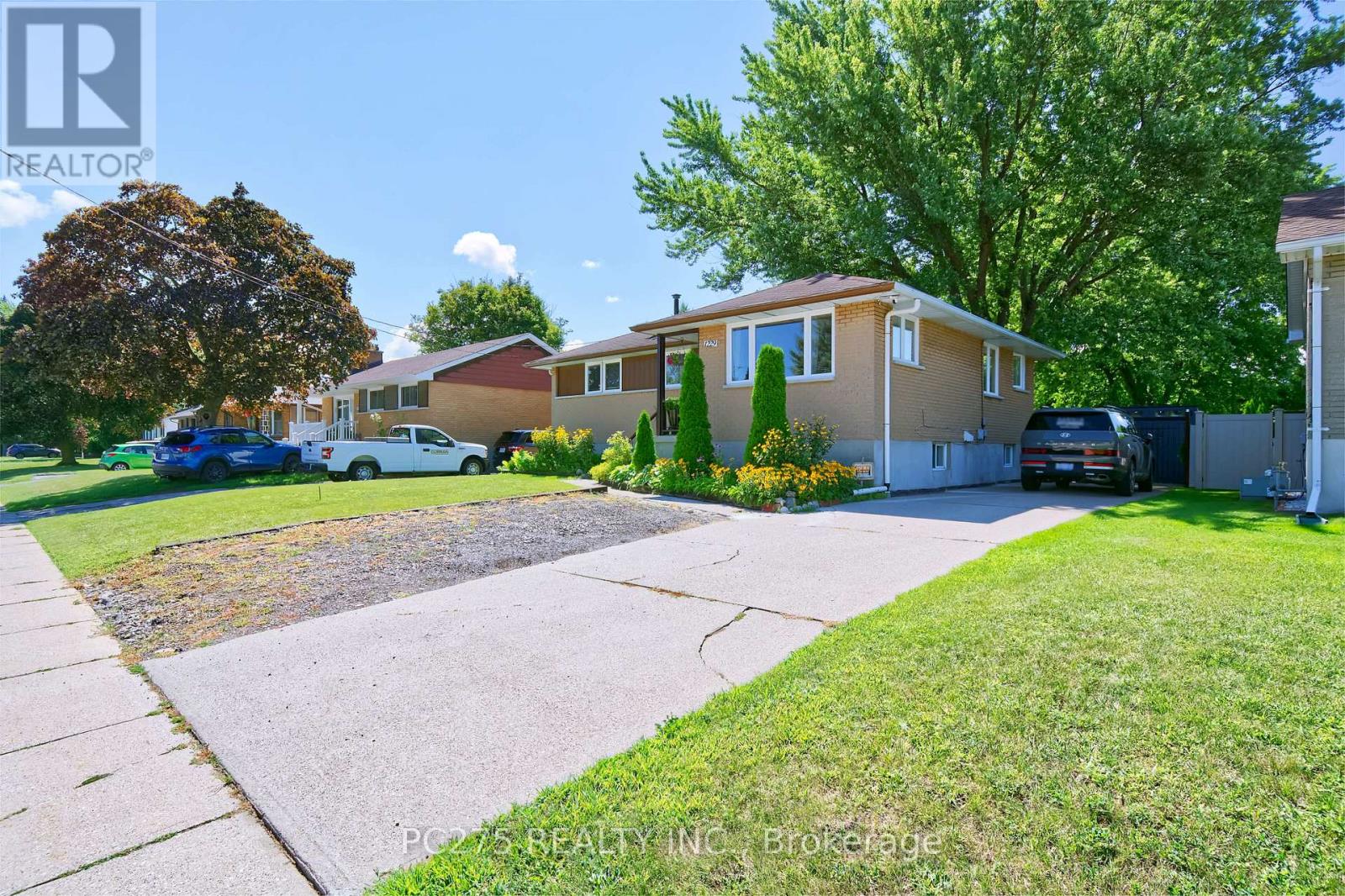 1229 Exmouth Street Property Photo 3