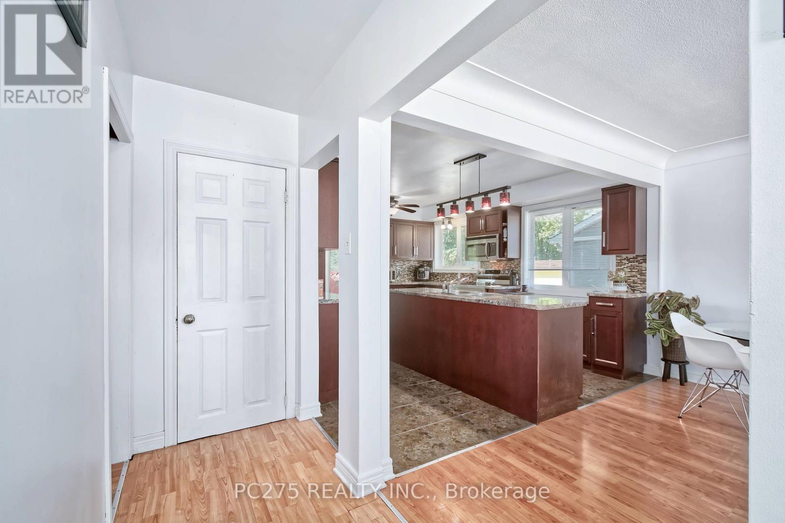 1229 Exmouth Street Property Photo 6