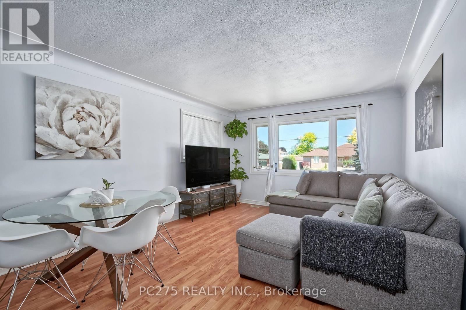 1229 Exmouth Street Property Photo 7
