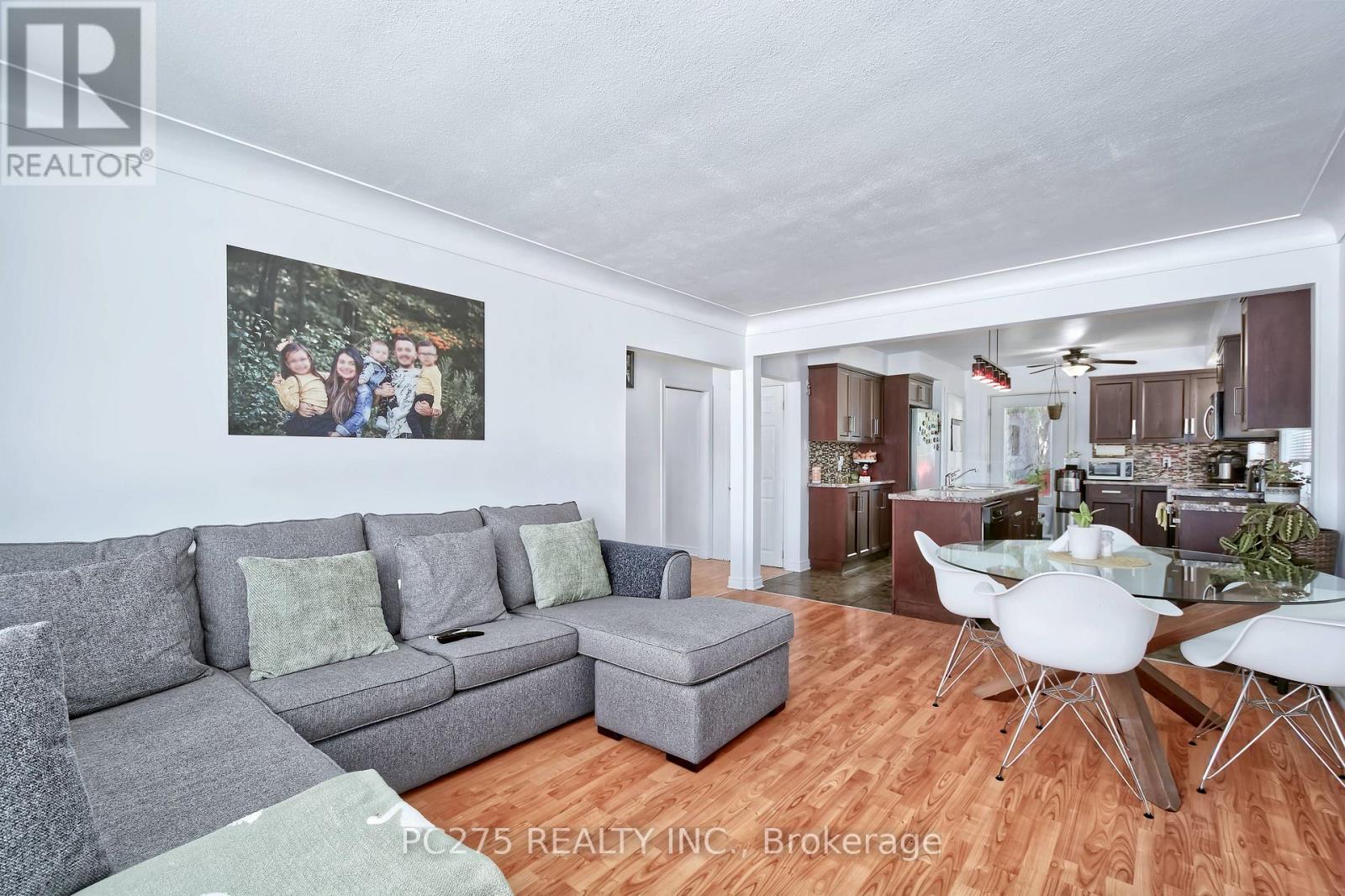 1229 Exmouth Street Property Photo 8